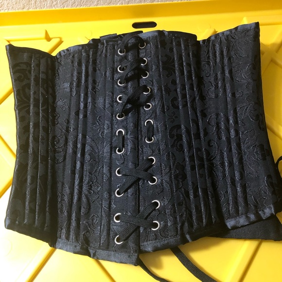 Black Corset - Great Quality - Picture 1 of 4